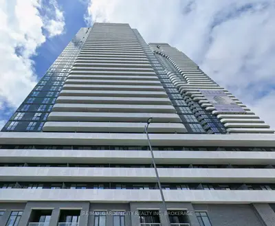 Condo Apartment in Vaughan