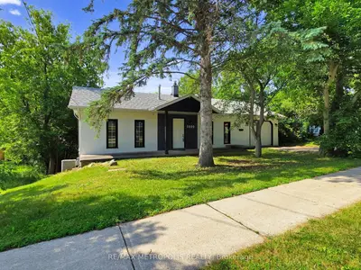 1000 Elgin Street, Newmarket, On L3y 3c1