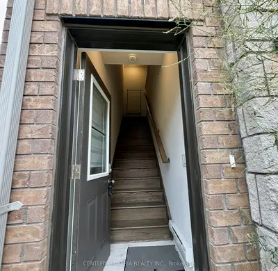 10 Fred Lablanc Drive Coach Hse, Markham, On L6b 1r8
