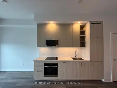 Condo Apartment in Vaughan