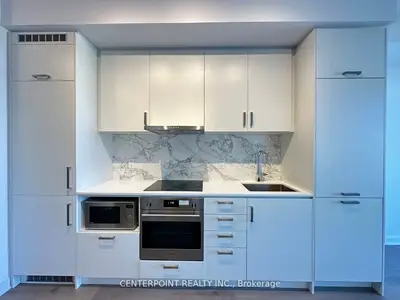 60 Honeycrisp Crescent 615, Vaughan, On L4k 0m5
