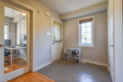 85 Benjamin Hood Crescent, Vaughan, On L4k 5m7