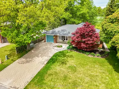 15 Lincoln Green Drive, Markham, On L3p 1r6