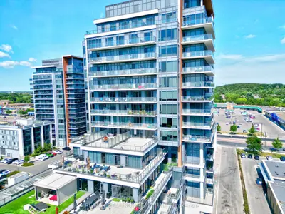 Condo Apartment in Richmond Hill