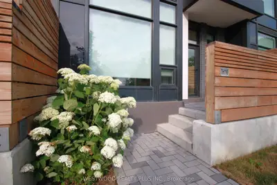 Condo Townhouse in Richmond Hill