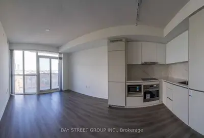 28 Interchange Way 1105, Vaughan, On L4k 0p8