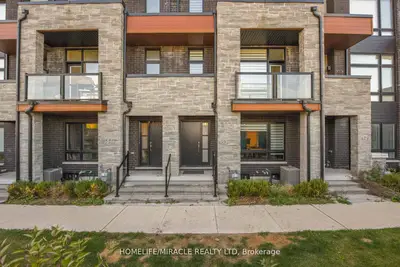 Att/Row/Townhouse in Vaughan