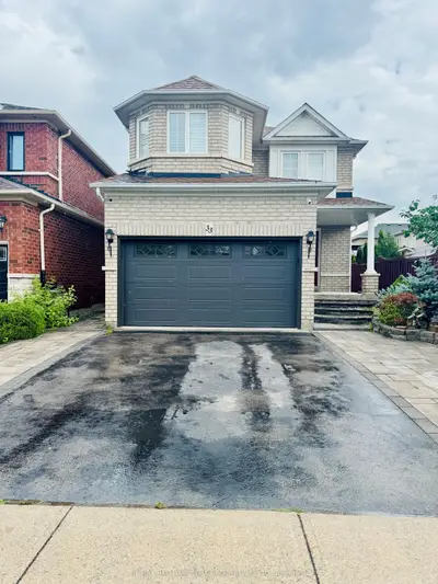 Detached in Richmond Hill