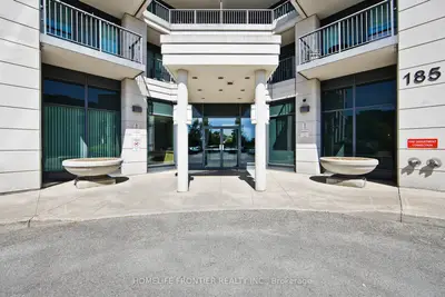 185 Oneida Crescent 1117, Richmond Hill, On L4b 0b1