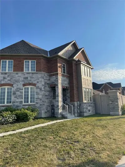 Att/Row/Townhouse in East Gwillimbury