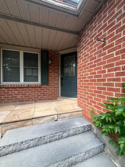 51 Moorcrest Drive, Aurora, On L4g 6c6