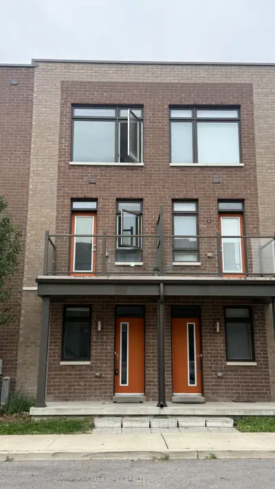 Condo Townhouse in Vaughan