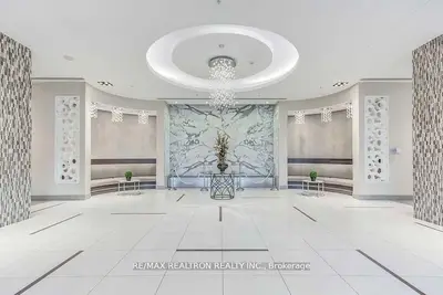 75 North Park Road 105, Vaughan, On L4j 0h8