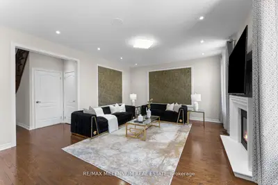 433 Mavrinac Boulevard, Aurora, On L4g 0j8