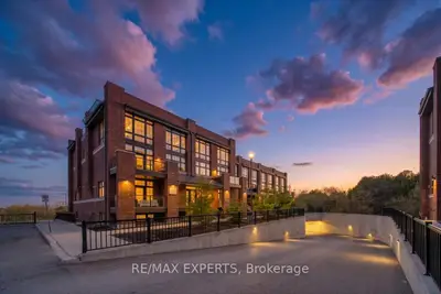 Condo Townhouse in Whitchurch-Stouffville