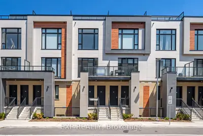 Condo Townhouse in Richmond Hill
