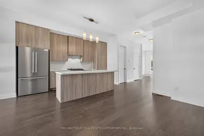 222 Atkinson Avenue, Vaughan, On L4j 4r3