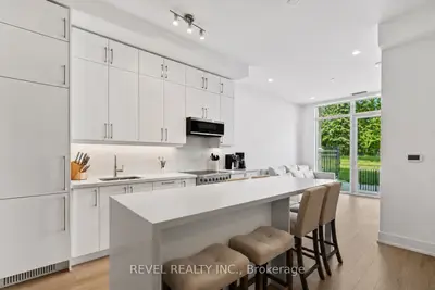 2075 King Road 123, King, On L7b 0r6