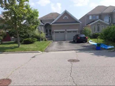 31 Kaitlin Drive Room, Richmond Hill, On L4e 3w6
