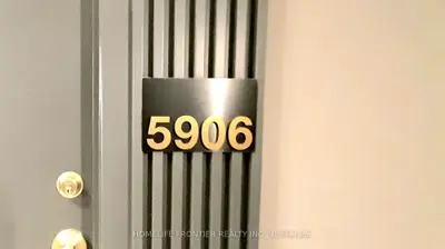 Condo Apartment in Vaughan