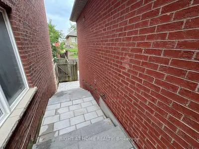 47 Medoc ( Basement) Place, Vaughan, On L4j 8y9