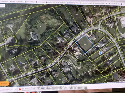 655 Woodland Acres Crescent, Vaughan, On L6a 1g2