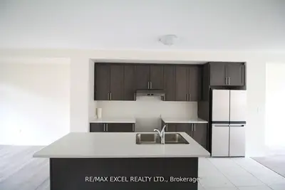 74 Carneros Way, Markham, On L6b 0s1