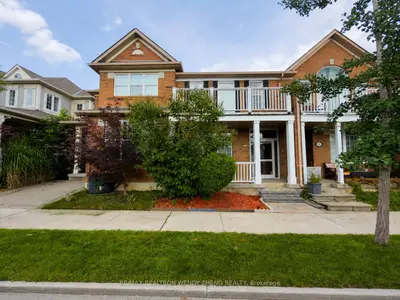 Att/Row/Townhouse in Markham