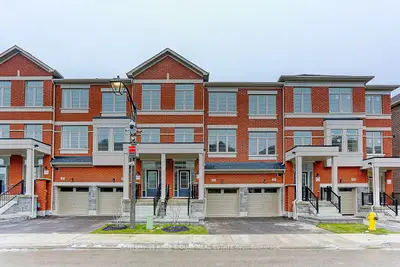 Att/Row/Townhouse in Markham