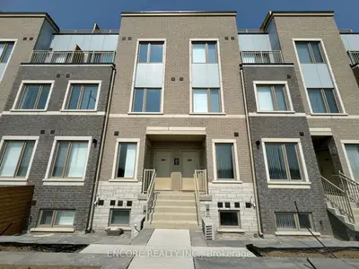 Condo Townhouse in Vaughan