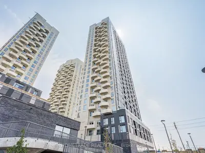 Condo Apartment in Vaughan