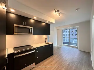 3 Rosewater Street 207w, Richmond Hill, On L4c 5t6