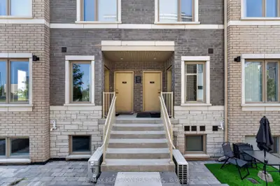 100 Honeycrisp Crescent 343, Vaughan, On L4k 5z8