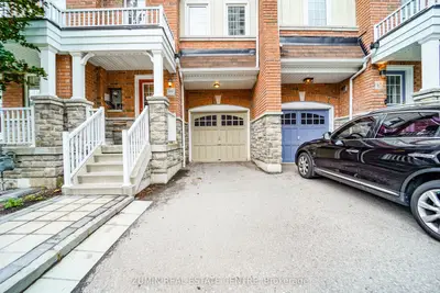 Att/Row/Townhouse in Markham
