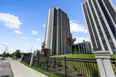 Condo Apartment in Vaughan