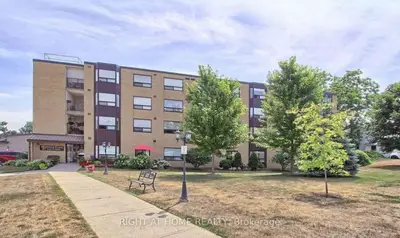 41 Ash Street 402, Uxbridge, On L9p 1e2