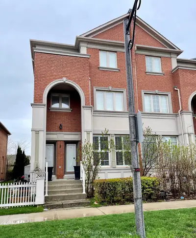 2933 Bur Oak Avenue A, Markham, On L6b 1e6