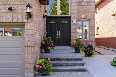 15 Klamath Court, Vaughan, On L6a 2l7