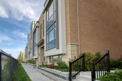 12 Teasel Way, Markham, On L3r 9s3