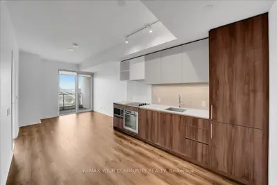 Condo Apartment in Vaughan