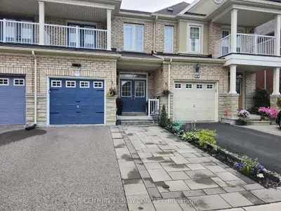 Att/Row/Townhouse in Vaughan