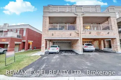 Att/Row/Townhouse in Markham