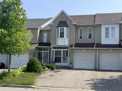 Att/Row/Townhouse in Markham
