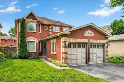 844 Hollander Road, Newmarket, On L3y 8h4