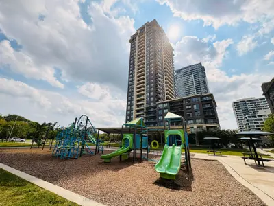 15 Water Walk Drive 1102, Markham, On L6g 0g2