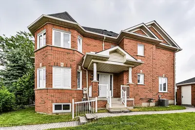Att/Row/Townhouse in Vaughan