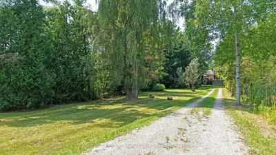 15600 Weston Road, King, On L7b 0l1