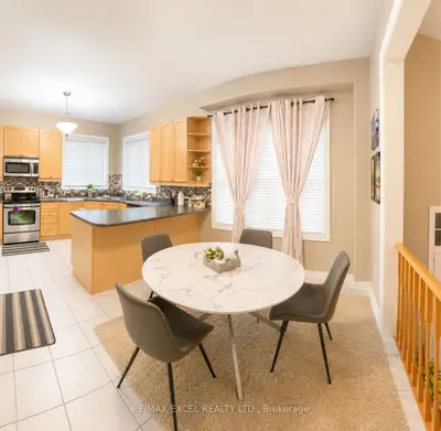 44 Matthew Boyd Crescent, Newmarket, On L3x 3c3