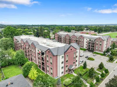 157 Wellington Street E 404, New Tecumseth, On L9r 0r7