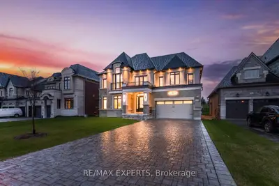 15 Sculpture Garden Lane, Vaughan, On L4h 4p1